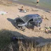 «Думав, що переїхав бугор»: в Одесі пенсіонер за кермом авто ледь не розчавив жінку на пляжі – як його покарали