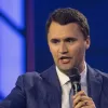 Закликав припинити допомогу Україні: у США скоєно замах на політактивіста Чарлі Кірка — відео