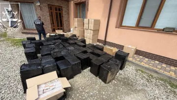 На Прикарпатті викрили підпільні тютюнові цехи: виявлено понад півмільйона нелегальних цигарок
