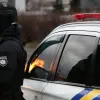 Жорстоке вбивство у столиці: п’ятеро осіб прив’язали до дерева випадкового перехожого та забили до смерті