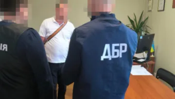 Директор Центральної держустанови України з питань пробації брав хабарі кавою, та не простою: як діяла схема