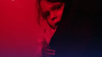 Систематично знущалась та перетворила на рабів: на Київщині матір-виховательку підозрюють у катуванні дітей