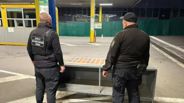 До України масово, незаконно везуть нові iPhone 17: де цього разу прикордонники запобігли контрабанді