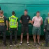 До Європи у коробках з-під бананів: на Вінниччині прикордонники спіймали молодиків, які перевозили «ухилянта»