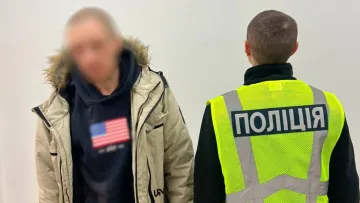 У Києві чоловік розрахувався у магазині не гривнями, а гранатою: чи вдалося уникнути жертв