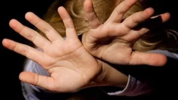 Запросив на вечерю, почастував та зґвалтував: у Києві чоловіка підозрюють у нарузі над 16-річною дівчиною