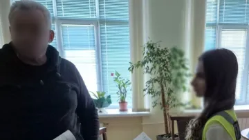 У Києві чиновник цинічно наживався на дітях-сиротах: що накоїв чоловік та як його покарають