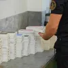 До України намагалися ввести понад сотню новенький IPhone: на яку суму вилучили товару в контрабандистів