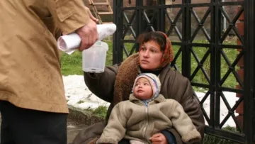 Змушувала сина жебракувати заради власної наживи: яке покарання отримала горе-мати з Волині