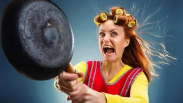 На Прикарпатті панянка-п'яничка регулярно ображала та принижувала свого чоловіка: чи заґратували кривдницю