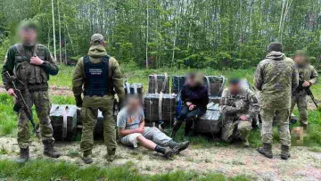 На Буковині контрабандисти вирішили оминути інженерні спорудження у вкрай цікавий спосіб: фото з місця злочину