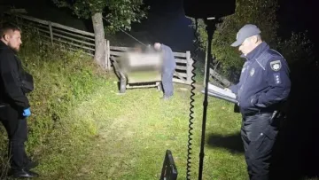 Молодик з Прикарпаття по-звірячому зарубав знайомого сокирою: що стало причиною вбивства