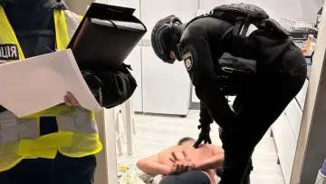 Двоє чоловіків отримали вогнепальні поранення у Києві: хто цілив по перехожих та чи спіймали стрільця