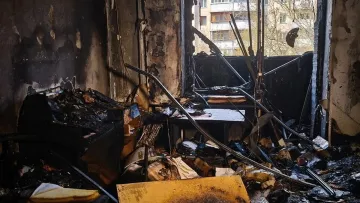 Скаржився до суду на сусіда: у спаленій квартирі стрілка із Києва знайшли вцілілі документи – фото