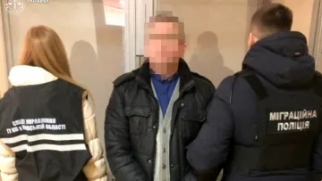 Роками ґвалтував власну неповнолітню доньку: у Львові засудили 47-річного колишнього диякона
