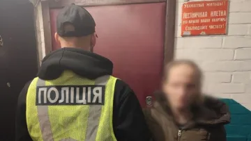 Жінка з Києва влаштувала «МакДрайв» на квартирі, але продавала не бургери чи картоплю фрі: про який товар мова