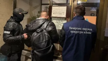 Керували авто п'яними чи під кайфом: у Києві викрито лікаря, який допомагав алкоголікам та наркоманам