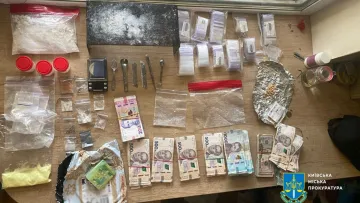 У Києві спіймали наркодилерів-кондитерів: що продавали ділки та який термін їм загрожує