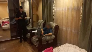 Спершу переписувався й показував статеві органи, а згодом зґвалтував: суд обрав педофілу максимальне покарання