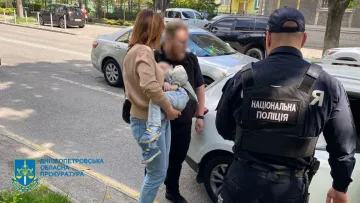 Мешканка Дніпра намагалась продати дворічного сина за мільйон: яке покарання загрожує горе-матері
