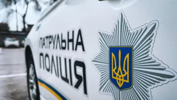 Авто патрульної поліції збило підлітка: постраждалу дитину госпіталізували – є відео моменту