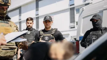 Брали до 7 тисяч доларів за втечу з військових частин: у Кременчуці затримали банду з п’яти осіб