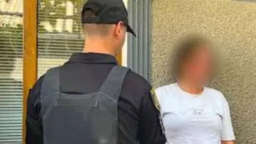Поліціянти купили порно й відкрили на жіночку-продавчиню кримінальну справу: який строк отримала панянка