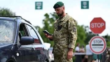Громадянин Греції намагався вивезти з України «гордість» росії: який антикваріат хотів протягти до ЄС чоловік