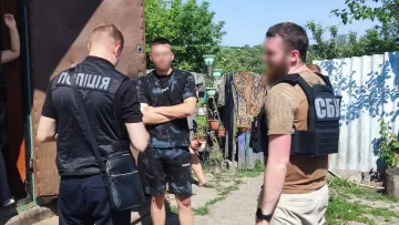 Поліцейські затримали групу осіб, які продавали документи з «Резерв+»: скільки коштувала така послуга