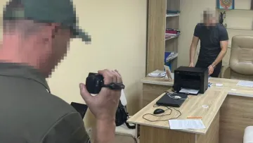 Сім’я адвокатів займалася схемами для ухилянтів у Запоріжжі: скільки коштував пакет фальшивих документів