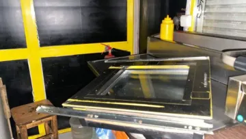 У Миколаєві чоловіки обікрали кіоск з шаурмою: яке покарання загрожує злодіям