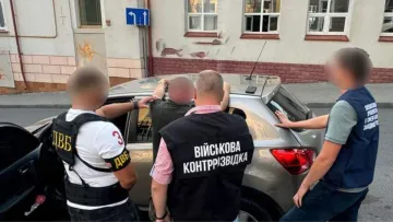 У Тернополі спіймали хабарника з ТЦК: скільки коштували послуги з ухилення від служби від злочинця