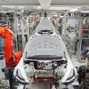 На працівника заводу Tesla у США напав робот-маніпулятор: подробиці кримінальної справи