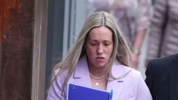 Сексуальні стосунки з двома учнями закінчились вагітністю та тюрмою: деталі історії вчительки з Британії