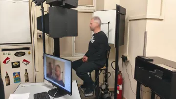 У Варшаві затримали трьох українців із хакерським обладнанням: деталі від польської поліції