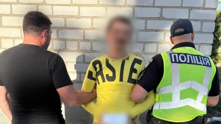 На Кіровоградщині чоловік стріляв у поліцейських під час перевірки документів: його вже затримали – що відомо