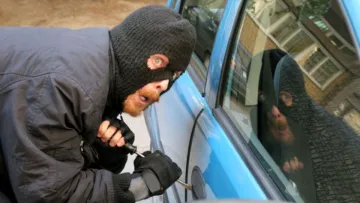 У центрі Києва з авто викрали 15 млн грн: злодій ретельно готувався до злочину майже рік