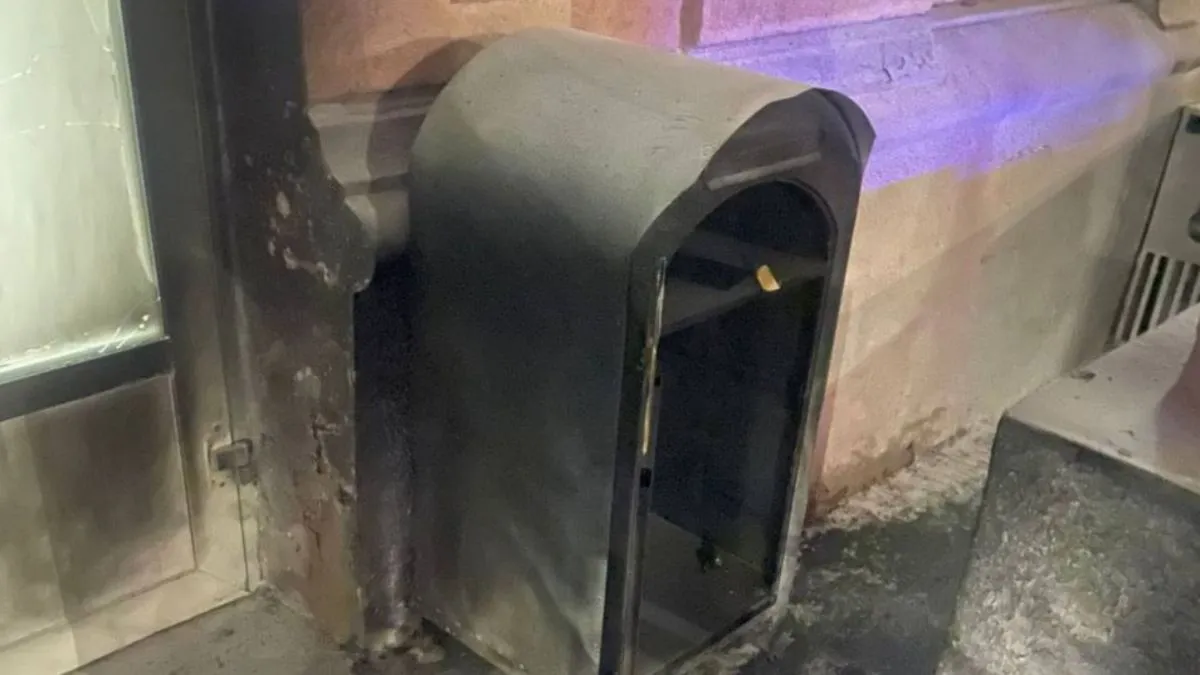 Познайомився з дівчиною та підпалив поштомат, бо «допомагав» СБУ: у Києві спіймали молодика, завербованого РФ