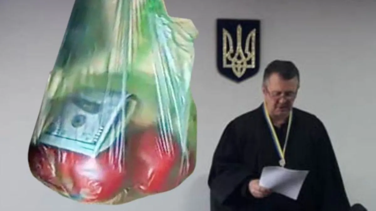 На Дніпропетровщині суддя ніс хабар в прозорому пакеті з яблуками: яке покарання загрожує хапузі