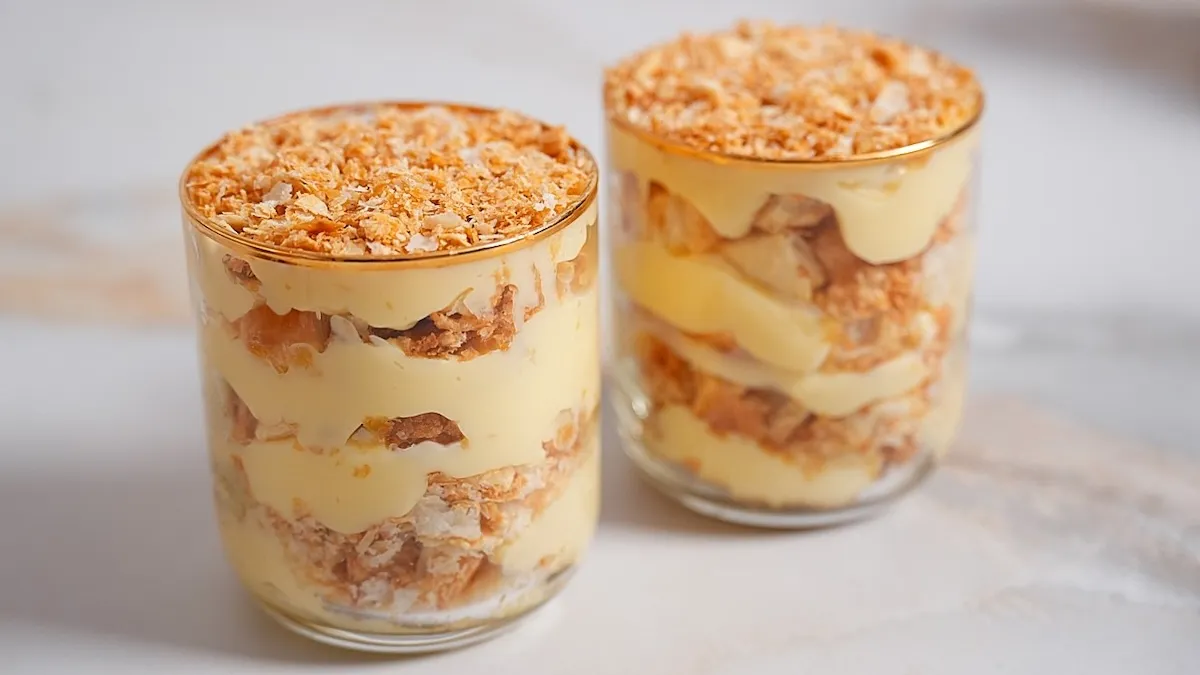 «Наполеон» без духовки та нервів: десерт у банці, який швидко готується 