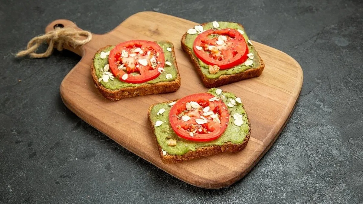 тост, авокадо