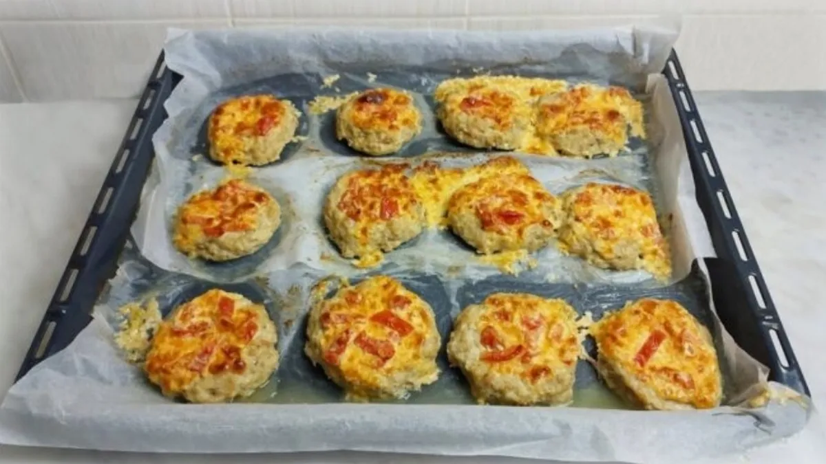 Коли набридли котлети: рецепт смачної страви із фаршем і насиченим сирним ароматом