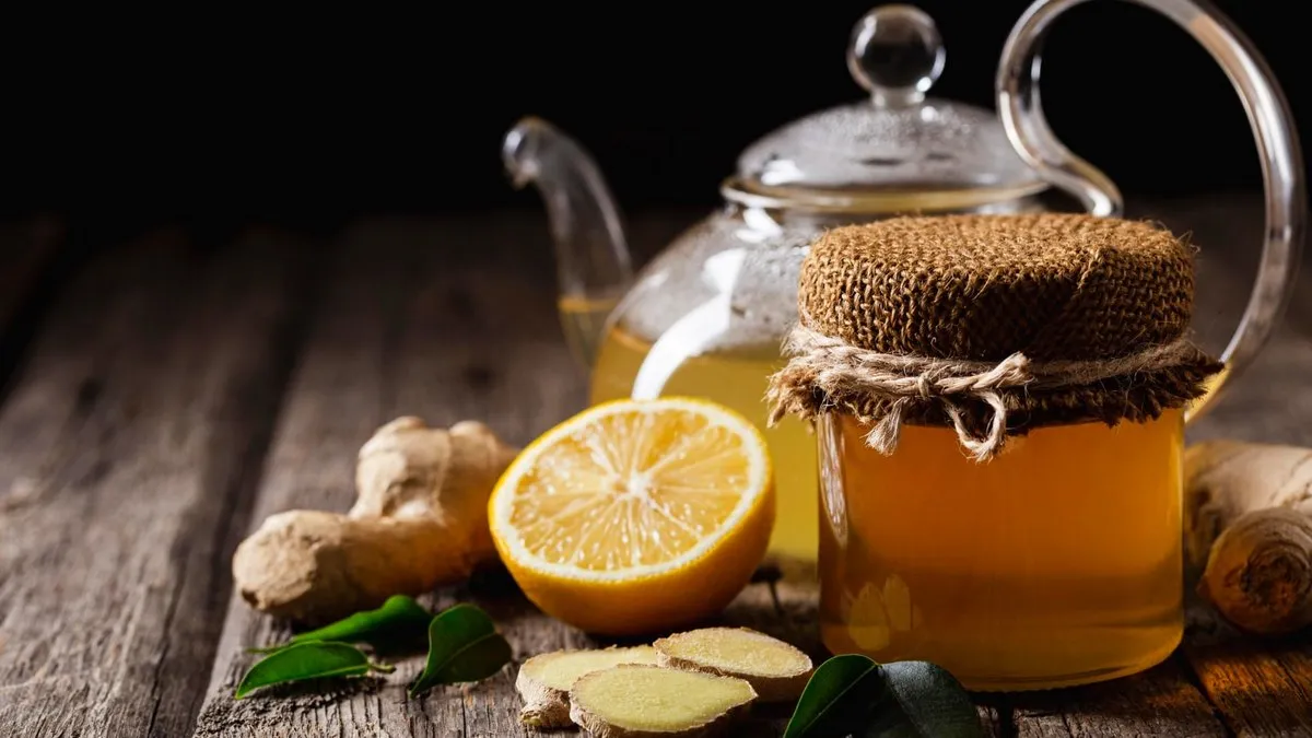 Імбирний чай з медом та лимоном. Фото retsepty
