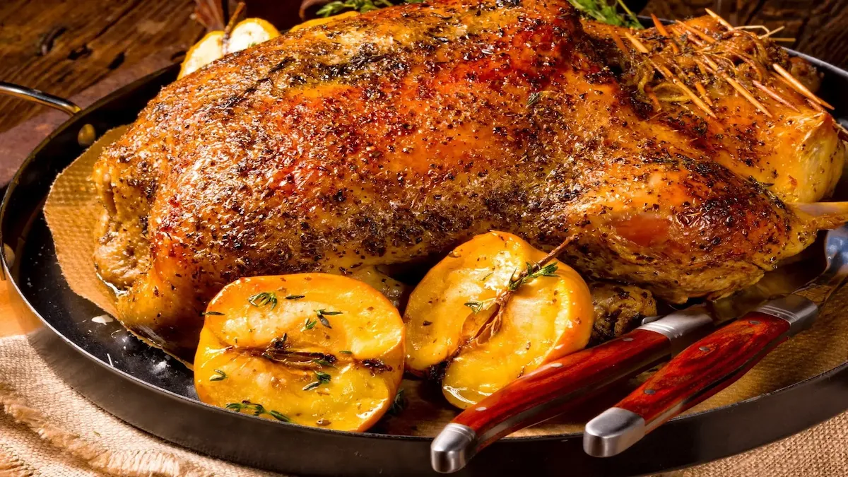 Соковита качка стане зіркою столу: покроковий рецепт від шеф-кухаря Ярославського