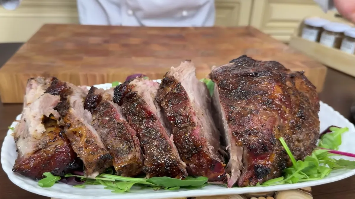 Як приготувати буженину на Різдво: покроковий рецепт страви, що здивує гостей