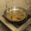 Нашестя сарани в Україну обернули на нові кулінарні дива: як у Дніпрі готують комаху-гіганта