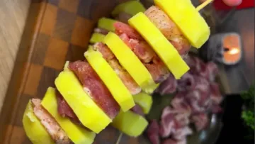Смачний картопляний шашлик з м’ясом: зимовий рецепт, який здивує гостей на свята