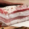 «Тане в роті»: кулінарка показала рецепт сала, який не псується ніколи
