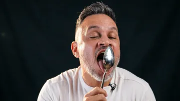 «Він набагато смачніший»: Ектор Хіменес‑Браво поділився простим рецептом майонезу з варених яєць