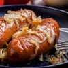 Як приготувати квашену капусту з ковбасками: простий рецепт із пивом і вершками